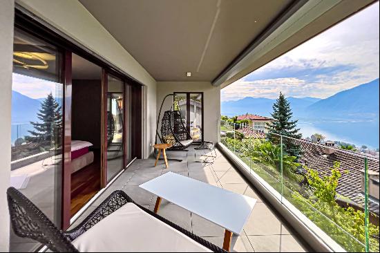 Luxury apartment with beautiful terrace & lake view in Minusio for sale