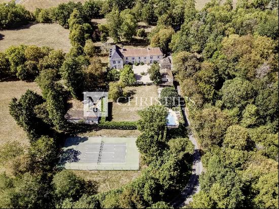 Delightful C18th Chateau with 5 Hectare Estate near Bergerac