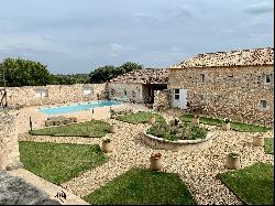 Near Uzès - Luxury property of 900 square meters surrounded by 400 hectares of private fo