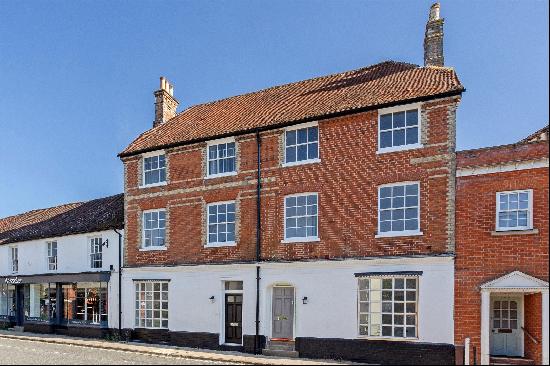 A carefully refurbished four bedroom Georgian Townhouse in the centre of the highly sought