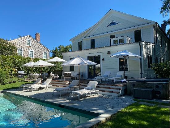 Tucked away in a quiet cul de sac off Oakland Avenue in the heart of Sag Harbor Village, t