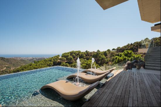 Luxury eco-friendly villa with sea views in Benahavis