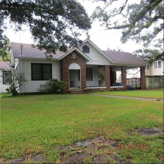 1120 Dauphin Street, Mobile AL 36604