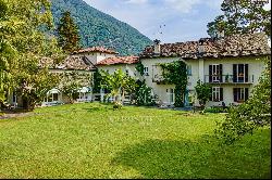 Enchanting villa with large park & guest house for sale in Cugnasco