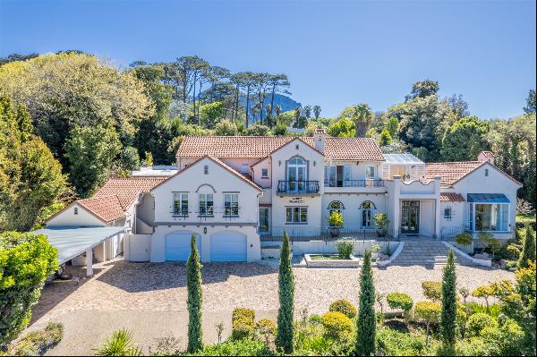 HOLLYWOOD GLAMOUR HOME WITH ENDLESS VIEWS IN PRESTIGIOUS SUBURB