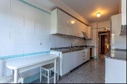 3 bedroom apartment in the centre of Parede