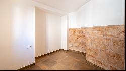 Exclusive and uniquely refurbished townhouse for sale in the bea, Costitx 07144