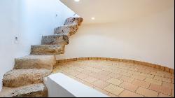 Exclusive and uniquely refurbished townhouse for sale in the bea, Costitx 07144