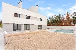 Qualities and design in a magnificent duplex in Canillejas