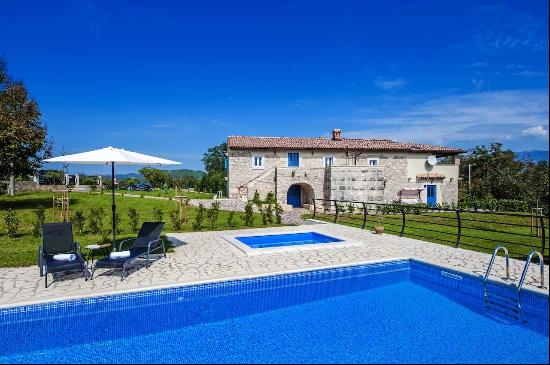 ISTRIAN STONE HOUSE WITH POOL AND TENNIS COURT