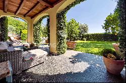 Beautiful estate with vineyard in Vacallo for sale