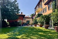 Beautiful estate with vineyard in Vacallo for sale