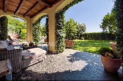 Beautiful estate with vineyard in Vacallo for sale