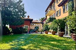 Beautiful estate with vineyard in Vacallo for sale