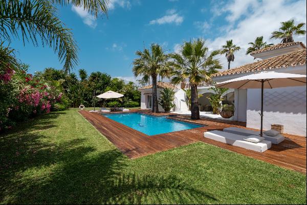 Cozy luxury villa, furnished and in Andalusian style, in Marbella East