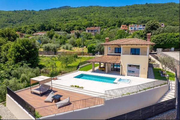 House with pool and sea view, 2nd row to the sea - Opatija Riviera