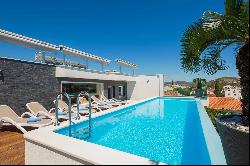 MODERN HOUSE WITH POOL AND ROOF TERRACE - DALMATIA