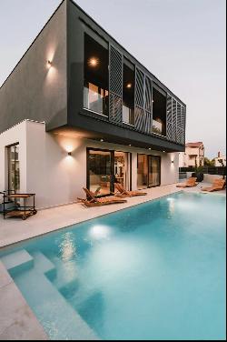 MODERN HOUSE WITH POOL - sIBENIK