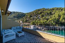 HOUSE WITH 11 APARTMENTS WITH A PROJECT FOR A BOUTIQUE HOTEL - ISLAND OF HVAR
