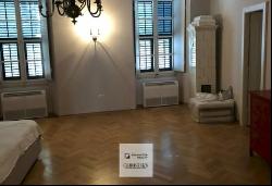 APARTMENT OF 214 sqm WITH A GARDEN IN THE OLD TOWN OF DUBROVNIK