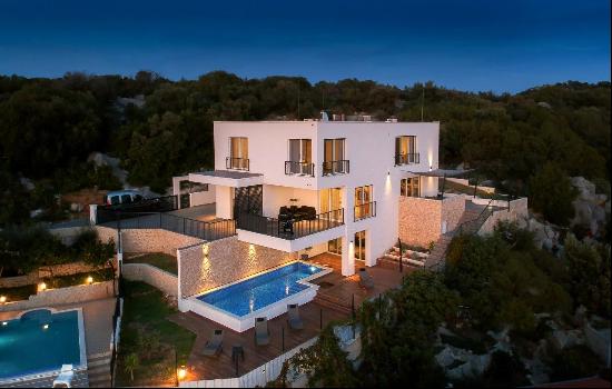 MODERN VILLA WITH PANORAMIC SEA VIEW - DALMATIA