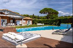 Great property in the most exclusive area of the coast of Barcelona.