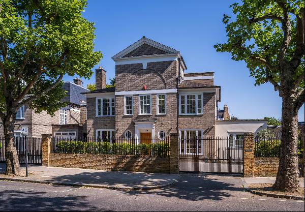 A superb low built detached villa (6,723 sq ft / 625 sq m)  with carriage drive for secure