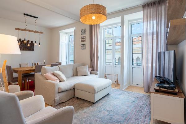 Charming, refurbished 3-bedroom apartment in Picoas, Lisbon.