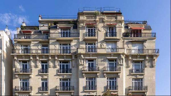 Excellent 4-bedroom apartment in Neuilly-sur-Seine. 