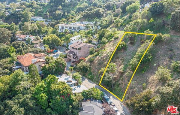 7200 square feet Land in Los Angeles, California