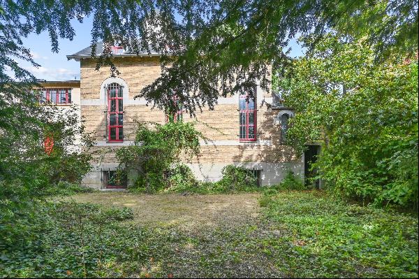 Ancienne chapelle rehabilitee avec terrasse et jardin