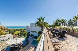 Iconic property in the prestigious urbanization of Can Girona, Sitges.