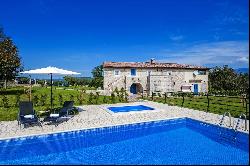 ISTRIAN STONE HOUSE WITH POOL AND TENNIS COURT