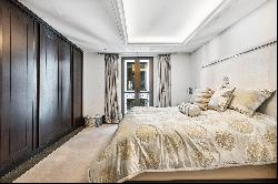 Stunning two-bedroom flat in Clarges, Mayfair.