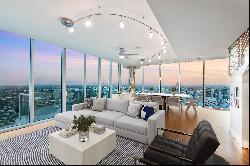 ONE-OF-A-KIND DOWNTOWN CONDO WITH STUNNING VIEWS