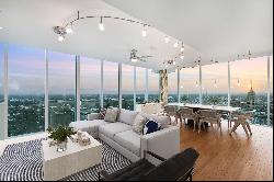 ONE-OF-A-KIND DOWNTOWN CONDO WITH STUNNING VIEWS