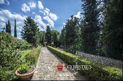 Chianti - FORMER CONVENT WITH POOL AND OLIVE GROVE FOR SALE 30' FROM FLORENCE