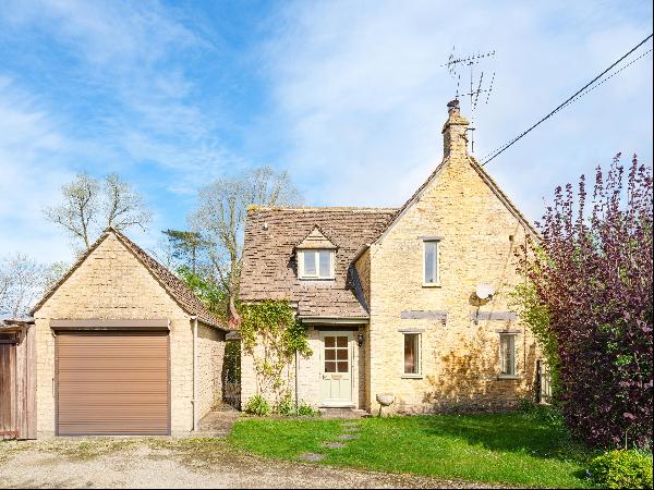 Deepwell Cottage is a delightful three bedroom detached stone cottage with parking for 3-4