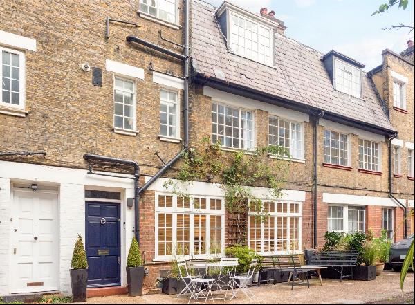 A beautifully presented mews house on a quiet cul-de-sac in the heart of Marylebone. 