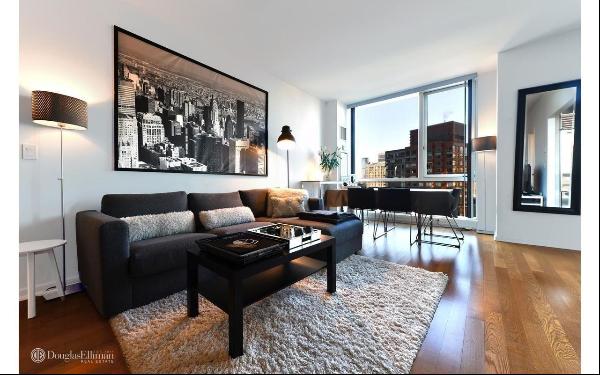 Move right in and enjoy the best of downtown life living in Tribeca in this beautiful 2 be