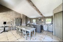 Uzes - Exclusive contract, charming house with a terrace