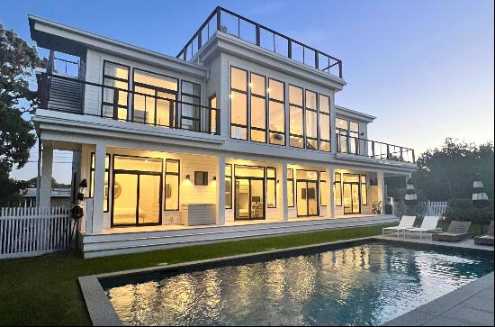 Modern Beach House with Luxury Amenities & Sunsets