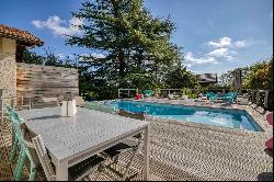 House with swimming pool near the centre of Divonne-les-Bains