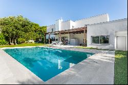 Modern villa with private pool in Llavaneres