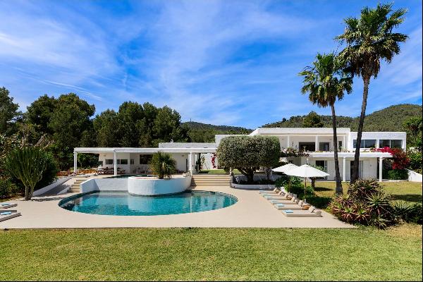 Six bedrooms villa in Es Cubells for holiday rental - Ibiza