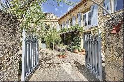 15 minutes from Uzès - A countryside home with a guest house and garden