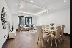 Stunning one bedroom flat in Clarges, Mayfair