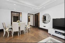 Stunning one bedroom flat in Clarges, Mayfair