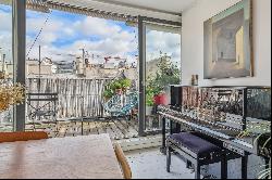 Top floor with terrace at Saint-Germain-des-Prés