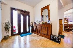 House 3, tourist guesthouse in Oradea